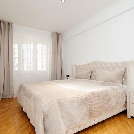 Mimi Rent & Lev Tolstoi Apartaments Chisinau Exterior photo