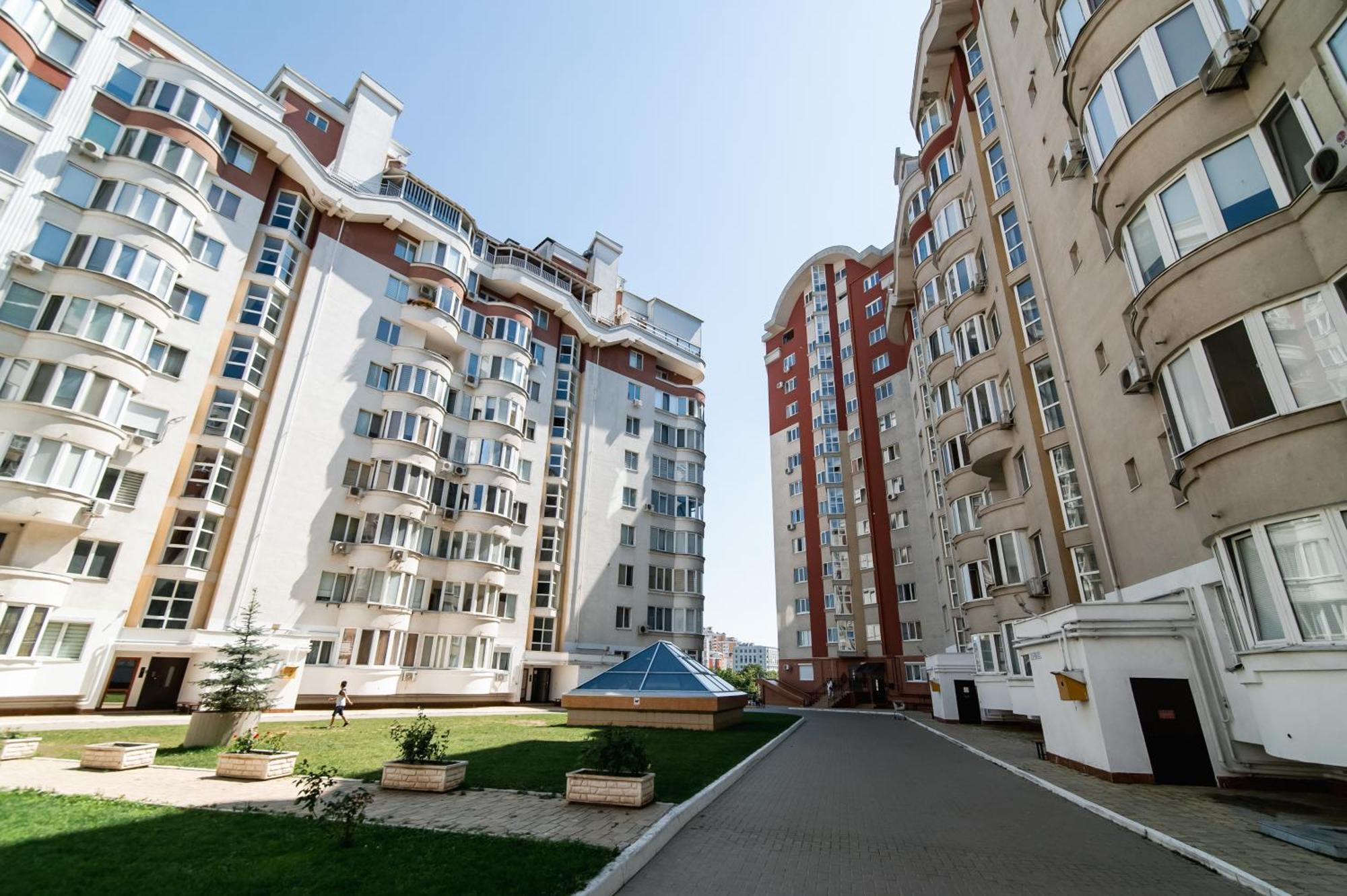Mimi Rent & Lev Tolstoi Chisinau